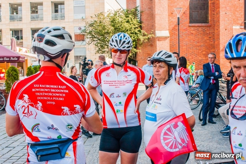 Zdjęcie w galerii na portalu naszraciborz.pl: XXI Rajd Środowisk Trzeźwościowych wyruszył na trasę [FOTO i WIDEO] wiadomości z regionu