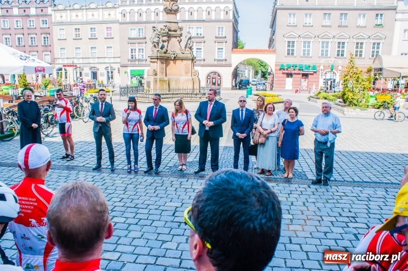Zdjęcie w galerii na portalu naszraciborz.pl: XXI Rajd Środowisk Trzeźwościowych wyruszył na trasę [FOTO i WIDEO] wiadomości z regionu