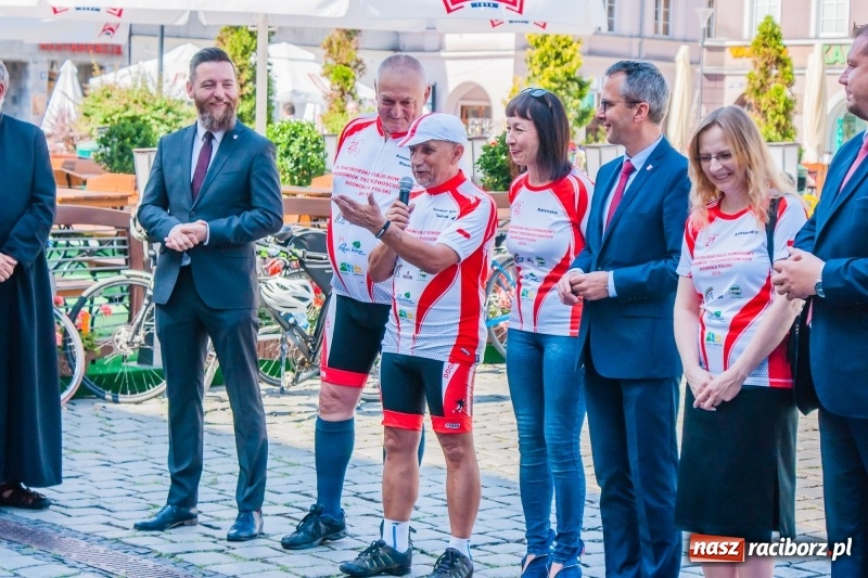 Zdjęcie w galerii na portalu naszraciborz.pl: XXI Rajd Środowisk Trzeźwościowych wyruszył na trasę [FOTO i WIDEO] wiadomości z regionu