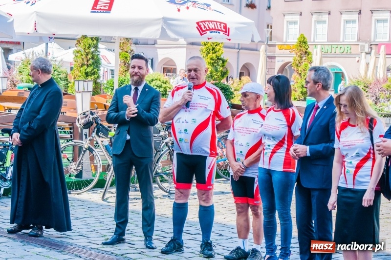 Zdjęcie w galerii na portalu naszraciborz.pl: XXI Rajd Środowisk Trzeźwościowych wyruszył na trasę [FOTO i WIDEO] wiadomości z regionu