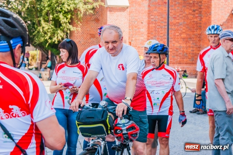 Zdjęcie w galerii na portalu naszraciborz.pl: XXI Rajd Środowisk Trzeźwościowych wyruszył na trasę [FOTO i WIDEO] wiadomości z regionu