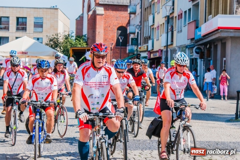 Zdjęcie w galerii na portalu naszraciborz.pl: XXI Rajd Środowisk Trzeźwościowych wyruszył na trasę [FOTO i WIDEO] wiadomości z regionu