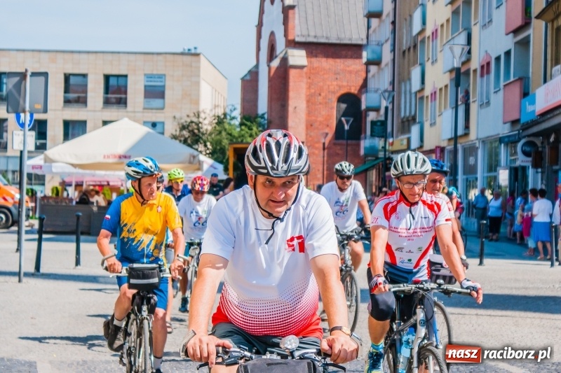Zdjęcie w galerii na portalu naszraciborz.pl: XXI Rajd Środowisk Trzeźwościowych wyruszył na trasę [FOTO i WIDEO] wiadomości z regionu