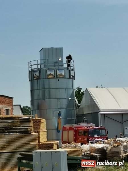 Zdjęcie w galerii na portalu naszraciborz.pl: Gorące popołudnie. Alarmy w Bieńkowicach oraz Pietrowicach Wielkich [FOTO] wiadomości z regionu