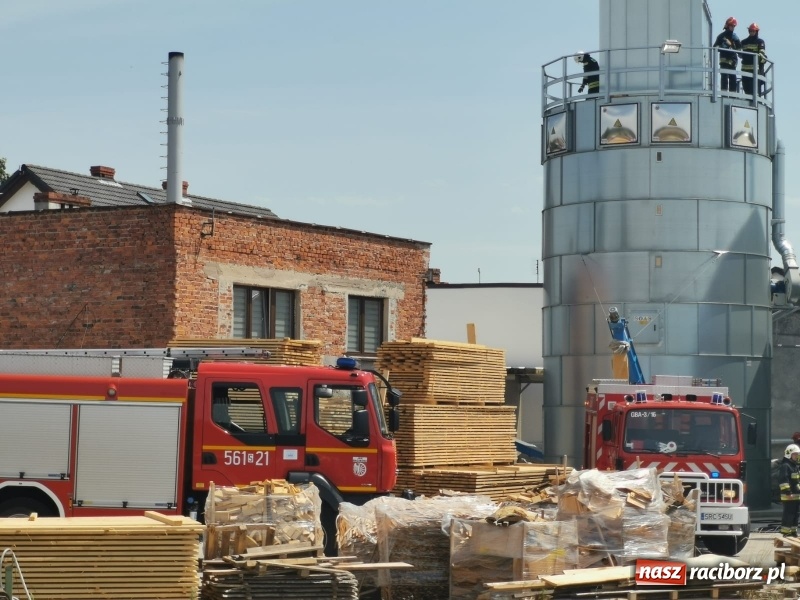 Zdjęcie w galerii na portalu naszraciborz.pl: Gorące popołudnie. Alarmy w Bieńkowicach oraz Pietrowicach Wielkich [FOTO] wiadomości z regionu