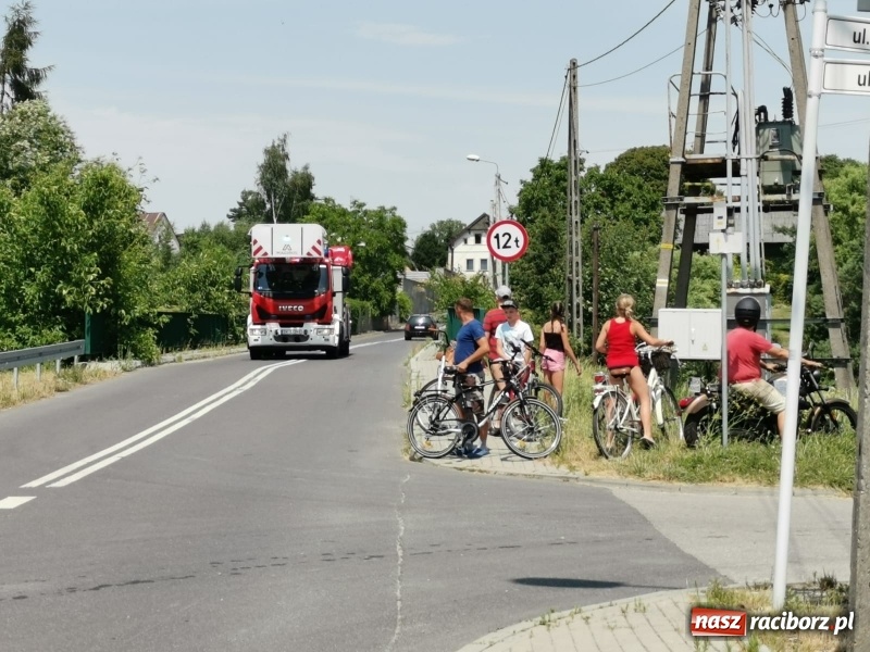 Zdjęcie w galerii na portalu naszraciborz.pl: Gorące popołudnie. Alarmy w Bieńkowicach oraz Pietrowicach Wielkich [FOTO] wiadomości z regionu