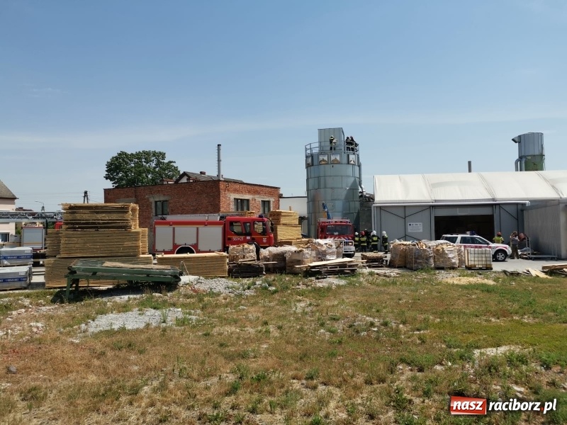 Zdjęcie w galerii na portalu naszraciborz.pl: Gorące popołudnie. Alarmy w Bieńkowicach oraz Pietrowicach Wielkich [FOTO] wiadomości z regionu