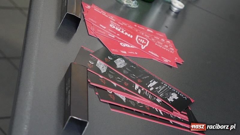 Zdjęcie w galerii na portalu naszraciborz.pl: Budowanie światłem na zamku. INTRO Festival i jego DNA  wiadomości z regionu