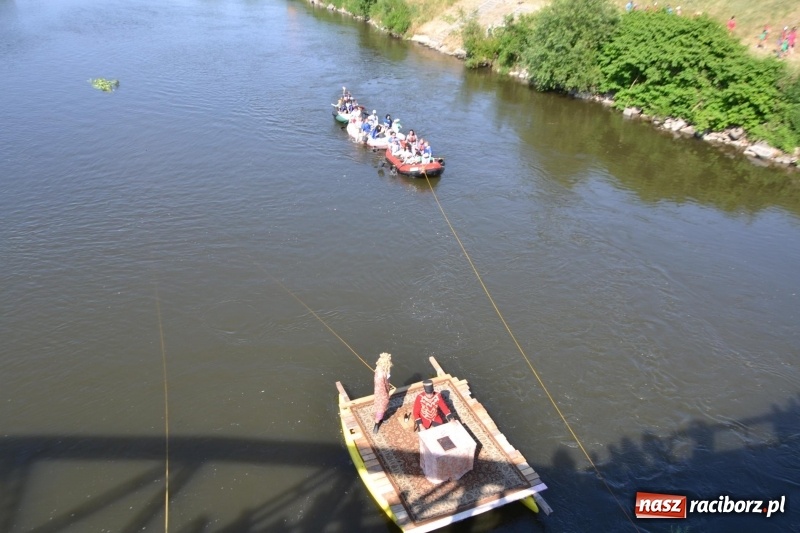 Zdjęcie w galerii na portalu naszraciborz.pl: Ludzie zaskoczeni tym, co zobaczyli na niebie [FOTO] wiadomości z regionu