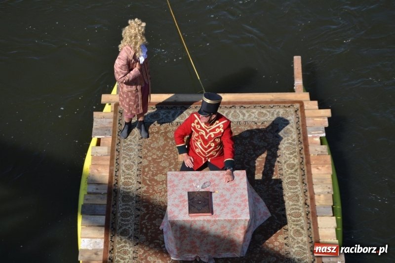 Zdjęcie w galerii na portalu naszraciborz.pl: Ludzie zaskoczeni tym, co zobaczyli na niebie [FOTO] wiadomości z regionu