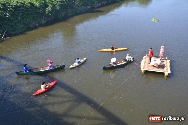 Zdjęcie w galerii na portalu naszraciborz.pl: Ludzie zaskoczeni tym, co zobaczyli na niebie [FOTO] wiadomości z regionu