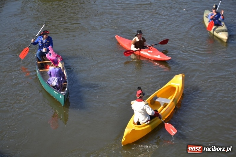 Zdjęcie w galerii na portalu naszraciborz.pl: Ludzie zaskoczeni tym, co zobaczyli na niebie [FOTO] wiadomości z regionu