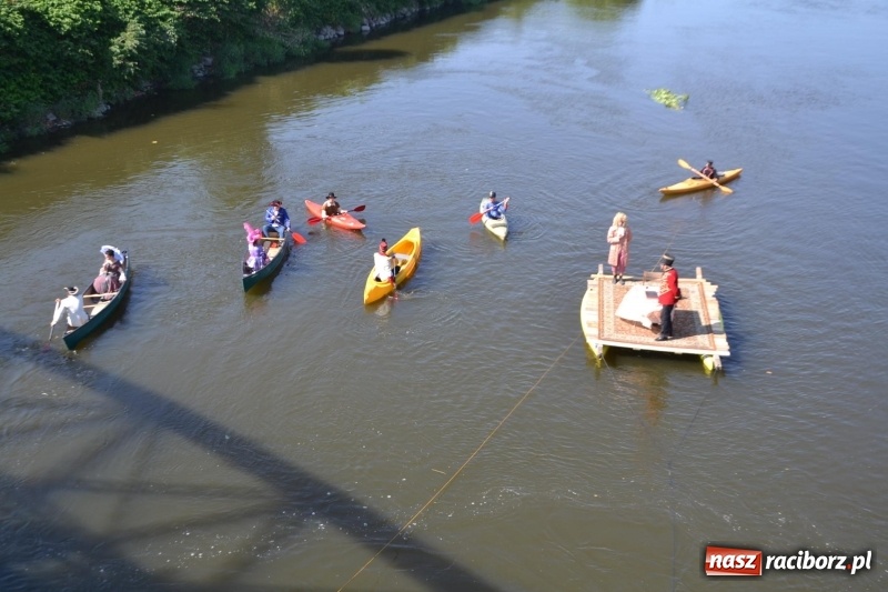 Zdjęcie w galerii na portalu naszraciborz.pl: Ludzie zaskoczeni tym, co zobaczyli na niebie [FOTO] wiadomości z regionu