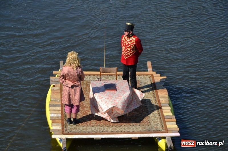 Zdjęcie w galerii na portalu naszraciborz.pl: Ludzie zaskoczeni tym, co zobaczyli na niebie [FOTO] wiadomości z regionu