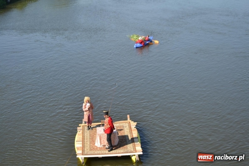 Zdjęcie w galerii na portalu naszraciborz.pl: Ludzie zaskoczeni tym, co zobaczyli na niebie [FOTO] wiadomości z regionu