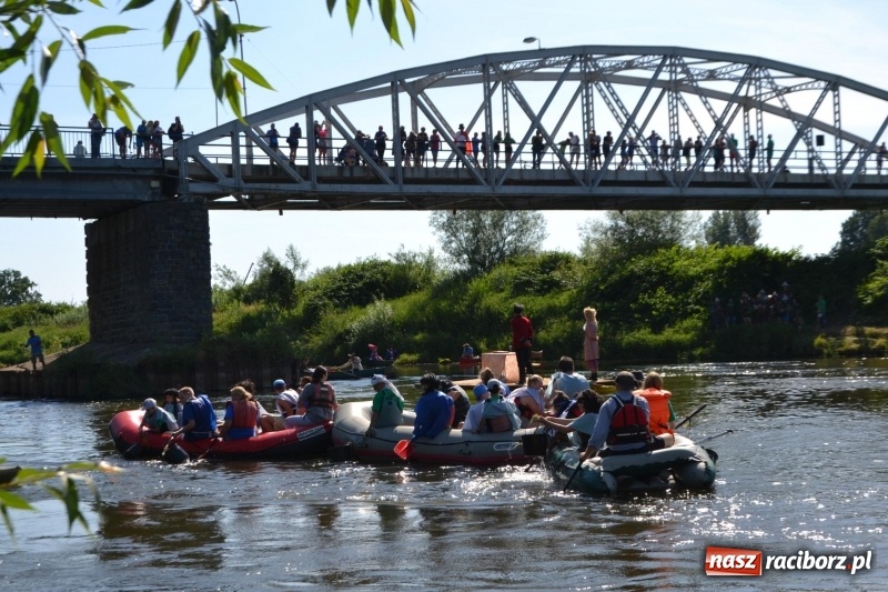 Zdjęcie w galerii na portalu naszraciborz.pl: Ludzie zaskoczeni tym, co zobaczyli na niebie [FOTO] wiadomości z regionu