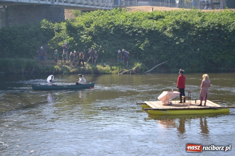 Zdjęcie w galerii na portalu naszraciborz.pl: Ludzie zaskoczeni tym, co zobaczyli na niebie [FOTO] wiadomości z regionu