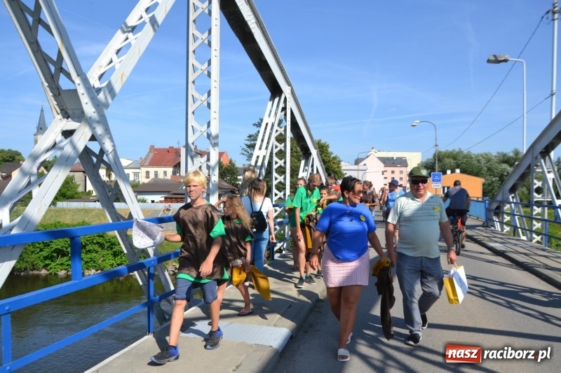 Zdjęcie w galerii na portalu naszraciborz.pl: Ludzie zaskoczeni tym, co zobaczyli na niebie [FOTO] wiadomości z regionu
