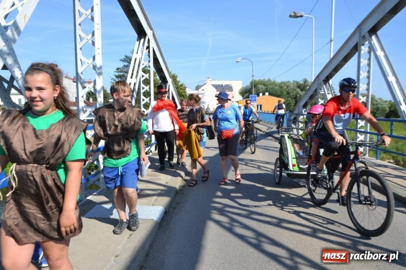 Zdjęcie w galerii na portalu naszraciborz.pl: Ludzie zaskoczeni tym, co zobaczyli na niebie [FOTO] wiadomości z regionu