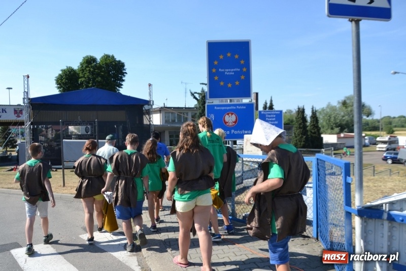 Zdjęcie w galerii na portalu naszraciborz.pl: Ludzie zaskoczeni tym, co zobaczyli na niebie [FOTO] wiadomości z regionu