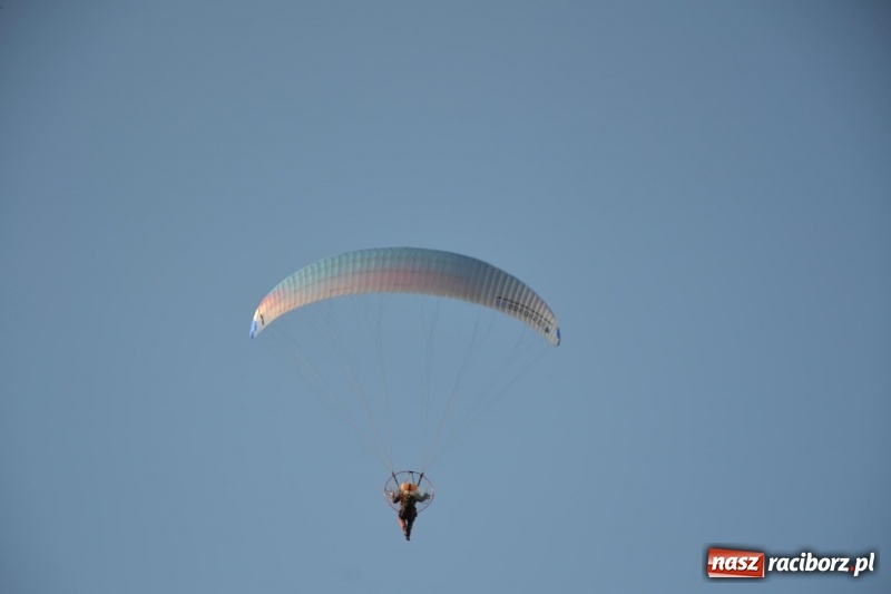Zdjęcie w galerii na portalu naszraciborz.pl: Ludzie zaskoczeni tym, co zobaczyli na niebie [FOTO] wiadomości z regionu