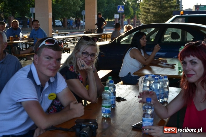 Zdjęcie w galerii na portalu naszraciborz.pl: Ludzie zaskoczeni tym, co zobaczyli na niebie [FOTO] wiadomości z regionu