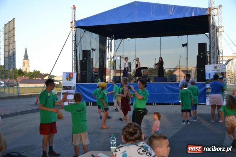 Zdjęcie w galerii na portalu naszraciborz.pl: Ludzie zaskoczeni tym, co zobaczyli na niebie [FOTO] wiadomości z regionu