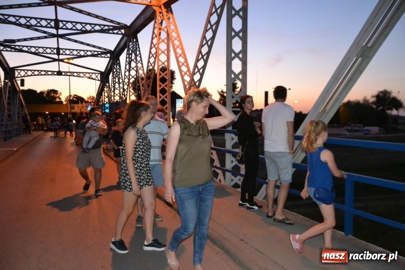 Zdjęcie w galerii na portalu naszraciborz.pl: Ludzie zaskoczeni tym, co zobaczyli na niebie [FOTO] wiadomości z regionu