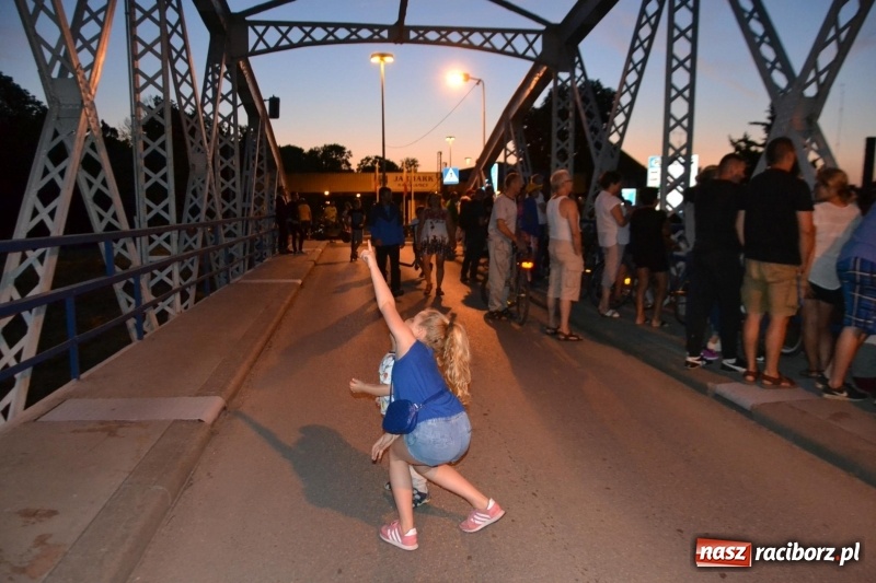 Zdjęcie w galerii na portalu naszraciborz.pl: Ludzie zaskoczeni tym, co zobaczyli na niebie [FOTO] wiadomości z regionu