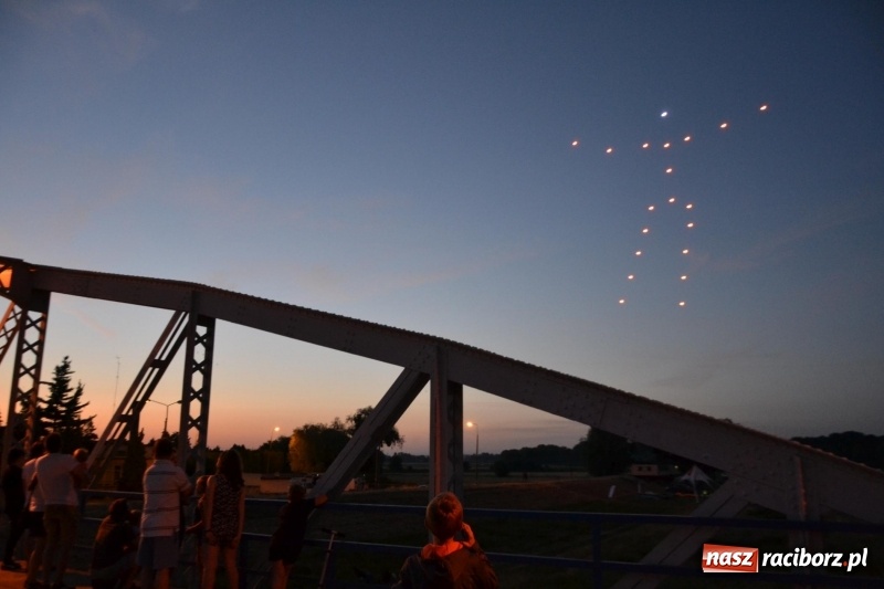 Zdjęcie w galerii na portalu naszraciborz.pl: Ludzie zaskoczeni tym, co zobaczyli na niebie [FOTO] wiadomości z regionu