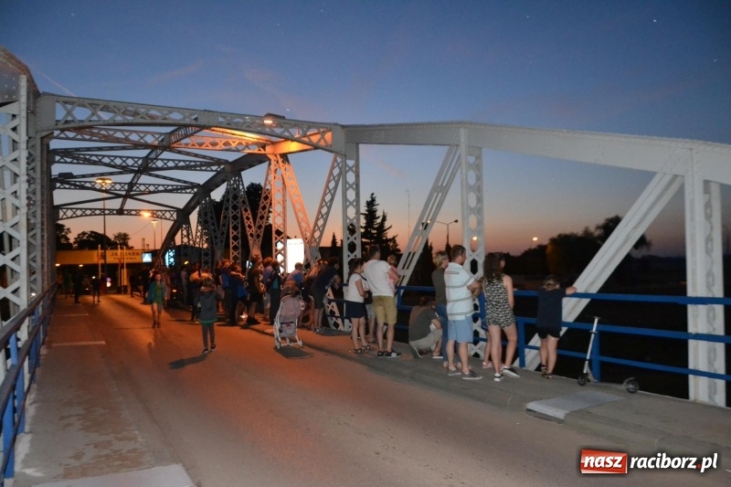 Zdjęcie w galerii na portalu naszraciborz.pl: Ludzie zaskoczeni tym, co zobaczyli na niebie [FOTO] wiadomości z regionu