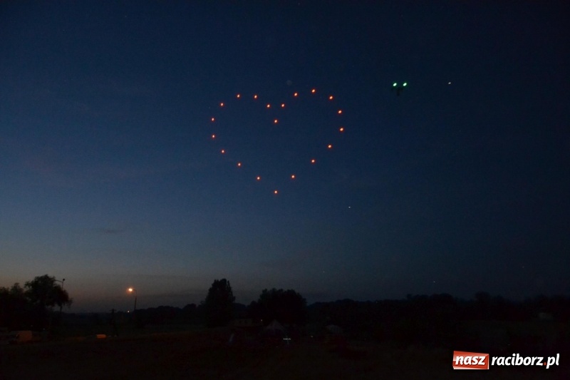 Zdjęcie w galerii na portalu naszraciborz.pl: Ludzie zaskoczeni tym, co zobaczyli na niebie [FOTO] wiadomości z regionu