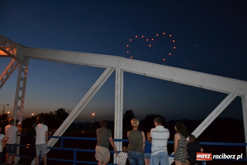 Zdjęcie w galerii na portalu naszraciborz.pl: Ludzie zaskoczeni tym, co zobaczyli na niebie [FOTO] wiadomości z regionu