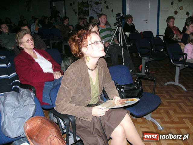 Zdjęcie w galerii na portalu naszraciborz.pl: Wodospady liści wiadomości z regionu