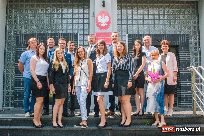 Zdjęcie w galerii na portalu naszraciborz.pl: Pierwsi absolwenci turystyki i rekreacji opuścili mury PWSZ wiadomości z regionu