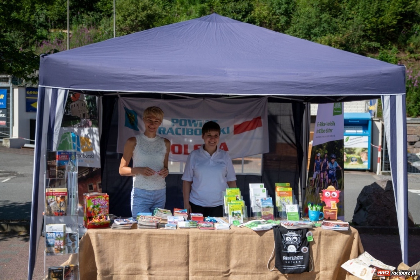 Zdjęcie w galerii na portalu naszraciborz.pl: Powiat raciborski na Dniu bez Samochodu w Niemczech  wiadomości z regionu