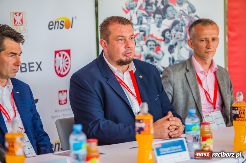 Zdjęcie w galerii na portalu naszraciborz.pl: Raciborska królowa lekkiej atletyki życzyła dobrych wyników [FOTO i WIDEO] wiadomości z regionu