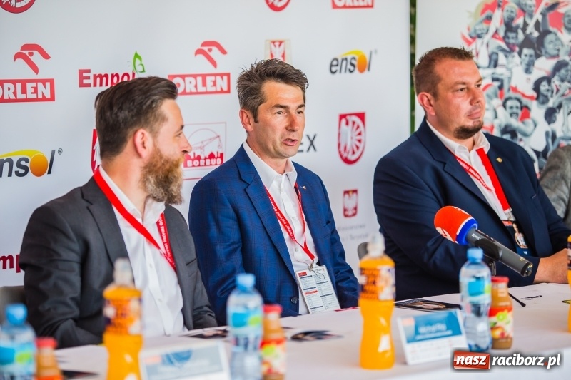 Zdjęcie w galerii na portalu naszraciborz.pl: Raciborska królowa lekkiej atletyki życzyła dobrych wyników [FOTO i WIDEO] wiadomości z regionu