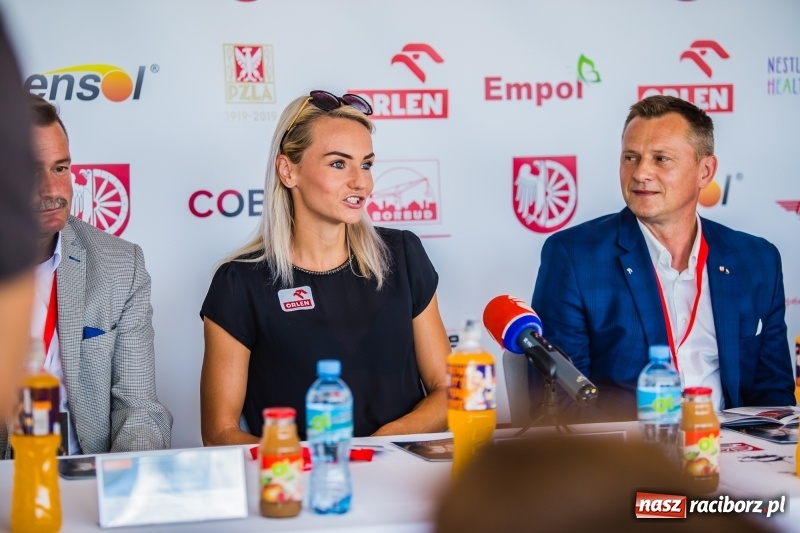 Zdjęcie w galerii na portalu naszraciborz.pl: Raciborska królowa lekkiej atletyki życzyła dobrych wyników [FOTO i WIDEO] wiadomości z regionu