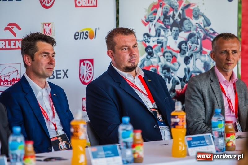 Zdjęcie w galerii na portalu naszraciborz.pl: Raciborska królowa lekkiej atletyki życzyła dobrych wyników [FOTO i WIDEO] wiadomości z regionu