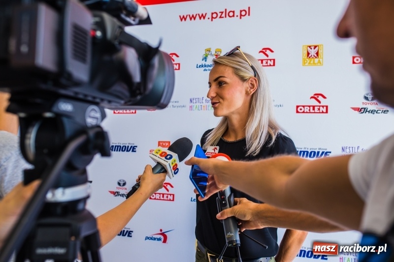 Zdjęcie w galerii na portalu naszraciborz.pl: Raciborska królowa lekkiej atletyki życzyła dobrych wyników [FOTO i WIDEO] wiadomości z regionu