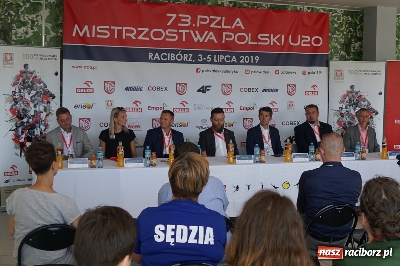Zdjęcie w galerii na portalu naszraciborz.pl: Raciborska królowa lekkiej atletyki życzyła dobrych wyników [FOTO i WIDEO] wiadomości z regionu