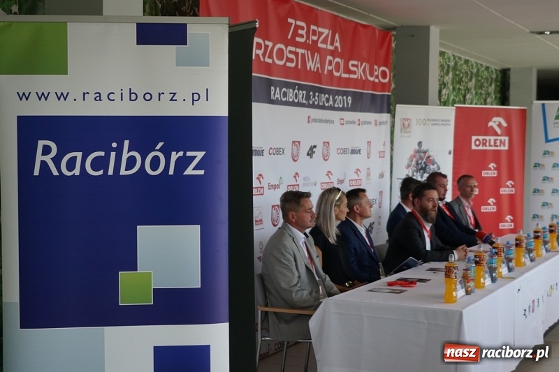 Zdjęcie w galerii na portalu naszraciborz.pl: Raciborska królowa lekkiej atletyki życzyła dobrych wyników [FOTO i WIDEO] wiadomości z regionu