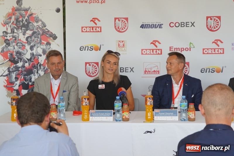 Zdjęcie w galerii na portalu naszraciborz.pl: Raciborska królowa lekkiej atletyki życzyła dobrych wyników [FOTO i WIDEO] wiadomości z regionu