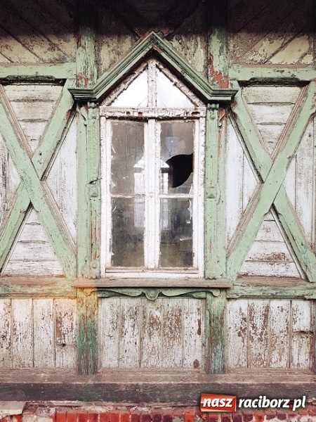 Zdjęcie w galerii na portalu naszraciborz.pl: Miejski konserwator zabytków nie pozwoli zniszczyć chatki Baby Jagi  wiadomości z regionu
