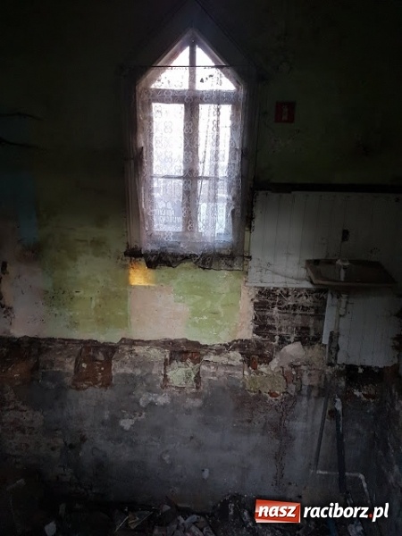 Zdjęcie w galerii na portalu naszraciborz.pl: Miejski konserwator zabytków nie pozwoli zniszczyć chatki Baby Jagi  wiadomości z regionu