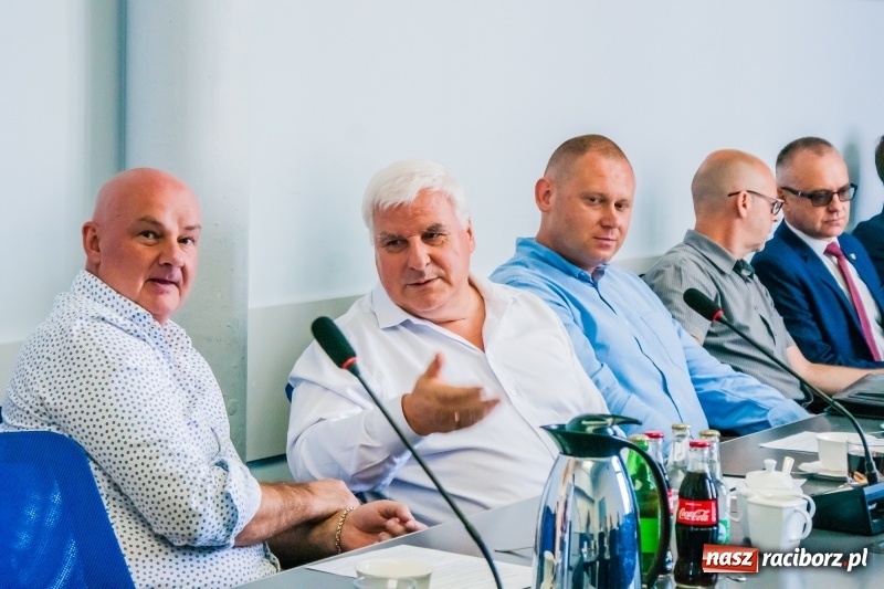 Zdjęcie w galerii na portalu naszraciborz.pl: Pierwsze posiedzenie rady gospodarczej przy prezydencie  wiadomości z regionu