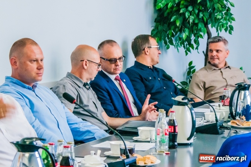 Zdjęcie w galerii na portalu naszraciborz.pl: Pierwsze posiedzenie rady gospodarczej przy prezydencie  wiadomości z regionu