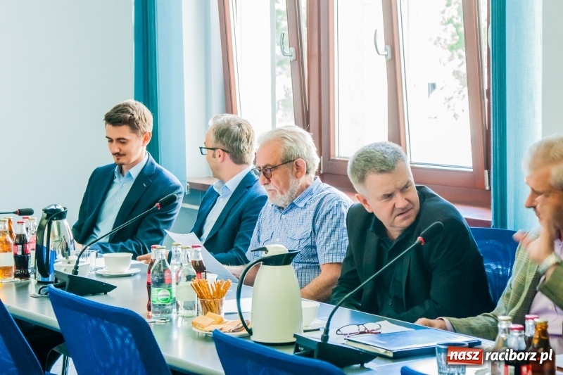 Zdjęcie w galerii na portalu naszraciborz.pl: Pierwsze posiedzenie rady gospodarczej przy prezydencie  wiadomości z regionu