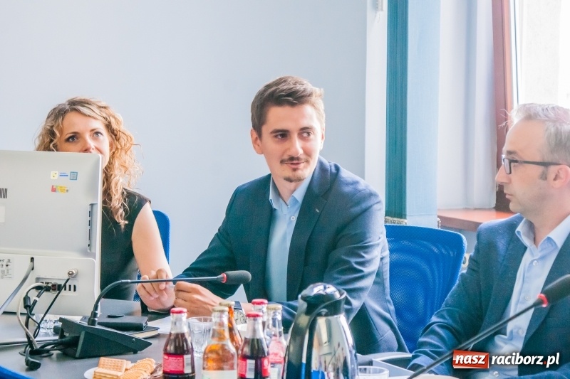 Zdjęcie w galerii na portalu naszraciborz.pl: Pierwsze posiedzenie rady gospodarczej przy prezydencie  wiadomości z regionu